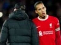 Van Dijk criticises unacceptable form and admits Liverpool do not merit title