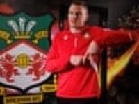 Wrexham’s Paul Mullin: ‘As soon as we leave the pitch, Ryan’s first to text’
