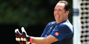 Arsenal star is told to ‘pack it in’ by Gunners legend David Seaman as former goalkeeper tells the player to stop exaggerating fouls