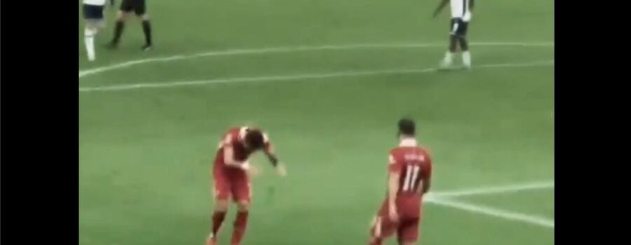 (Video) Liverpool fans will have missed what Luis Diaz did to Mo Salah after his second goal against Spurs