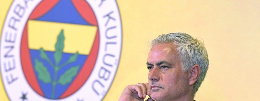 Report: Man United open talks with LaLiga star whom Mourinho prefers over Lamine Yamal