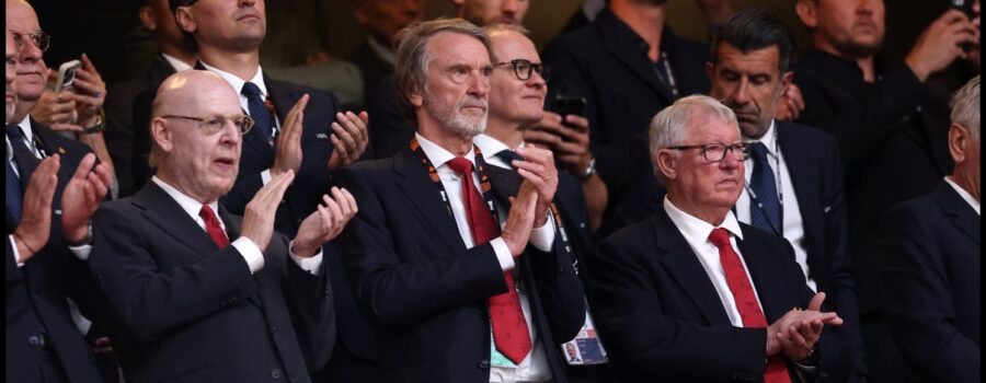 ‘Official proposal’ imminent: Utd to step up pursuit of ‘hottest striker in Europe’ after he held talks with PL club