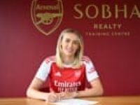 Transfer latest: Chloe Kelly signs permanent Arsenal deal, Ellie Carpenter joins Chelsea